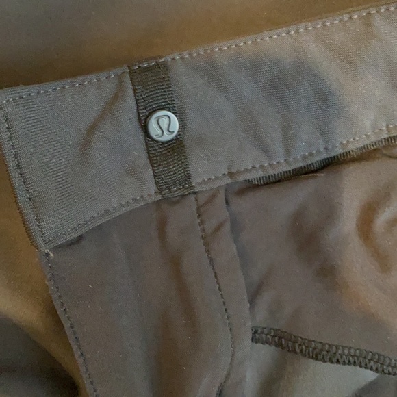 Men’s lululemon pants - Picture 3 of 3